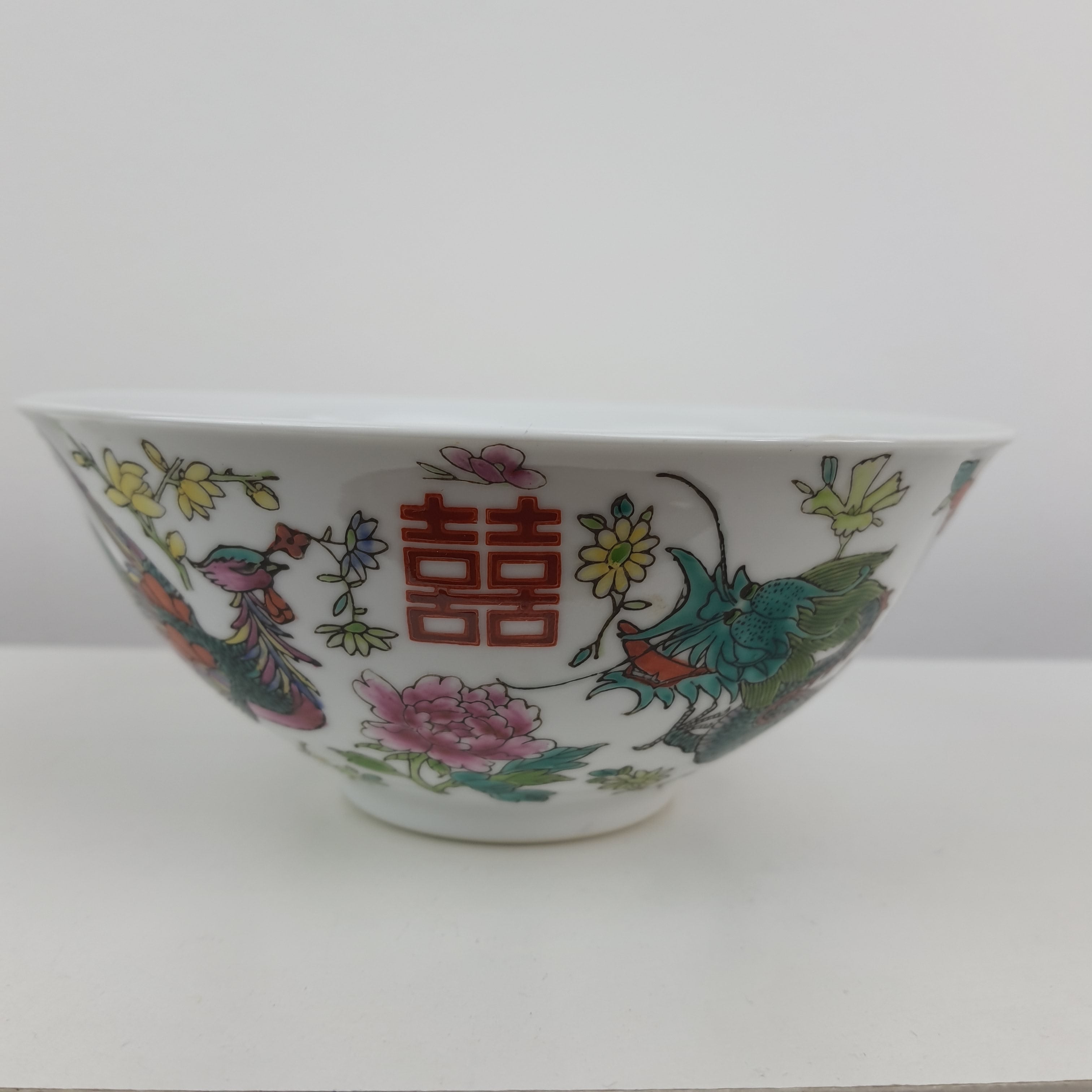 Ručně malovaný starožitný čínský porcelán Famille Rose dynastie Qing
