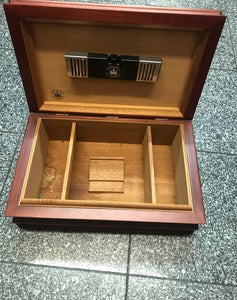 Dřevěná krabice na cigarety / doutníky