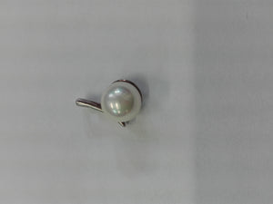 Silver Pendant With Pearl